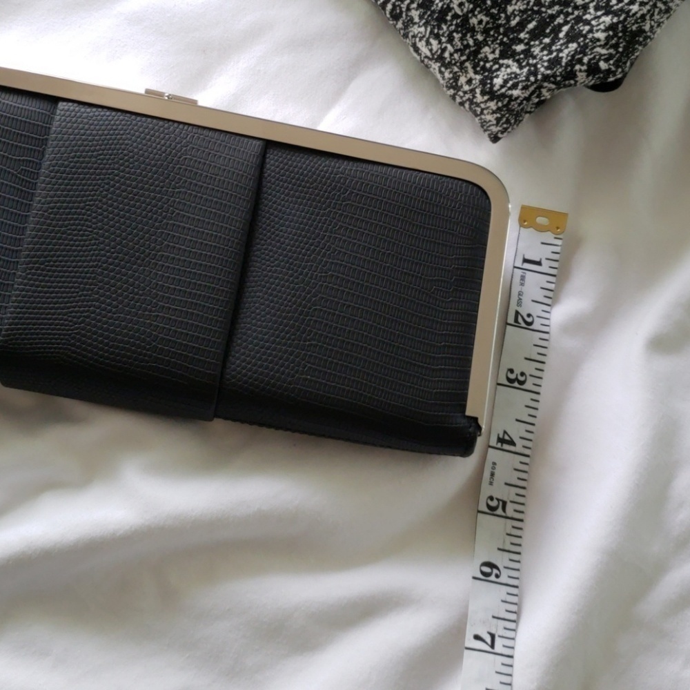 NWT Super cute vegan matte black clutch - Picture 8 of 8